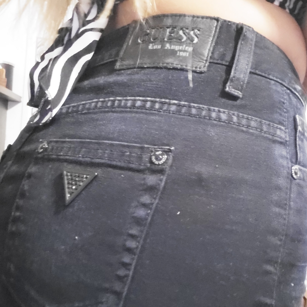 Vintage Guess skirt 🐈‍⬛